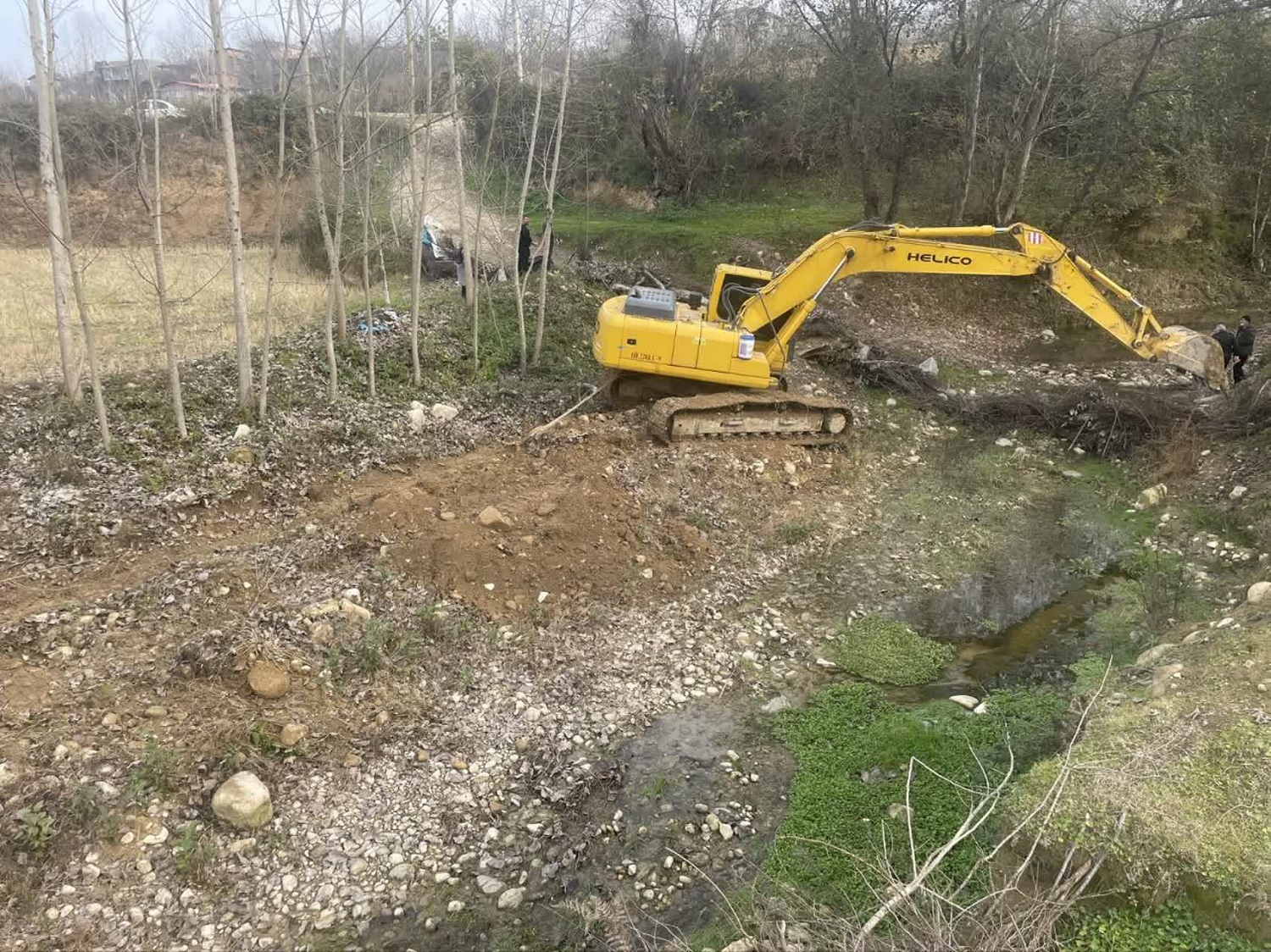 سه هزار متر مربع از بستر رودخانه چلمردی نکا رفع تصرف شد